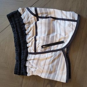 Lululemon tracker shorts women's 6